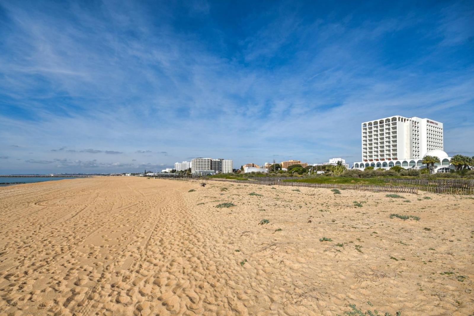 Vila Atlantida - Vilamoura-Quarteira Holiday Home - Beach At 250 Mts Экстерьер фото